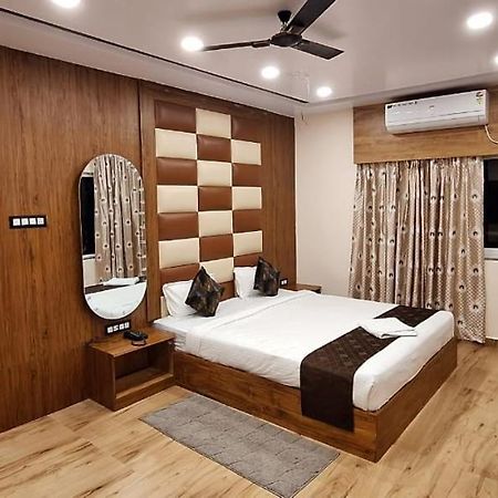 New Sun International & Banquet Hall จัมเชดปูร์ ภายนอก รูปภาพ